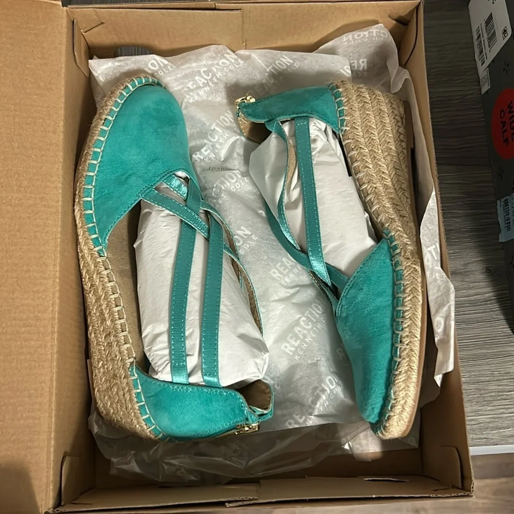 REACTION KENNETH COLE Womens Wedge Sandals In Turquoise